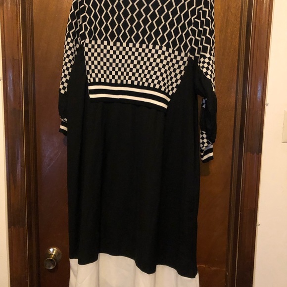 Boutique J Renee Sweater top button flowy dress. - Picture 7 of 12